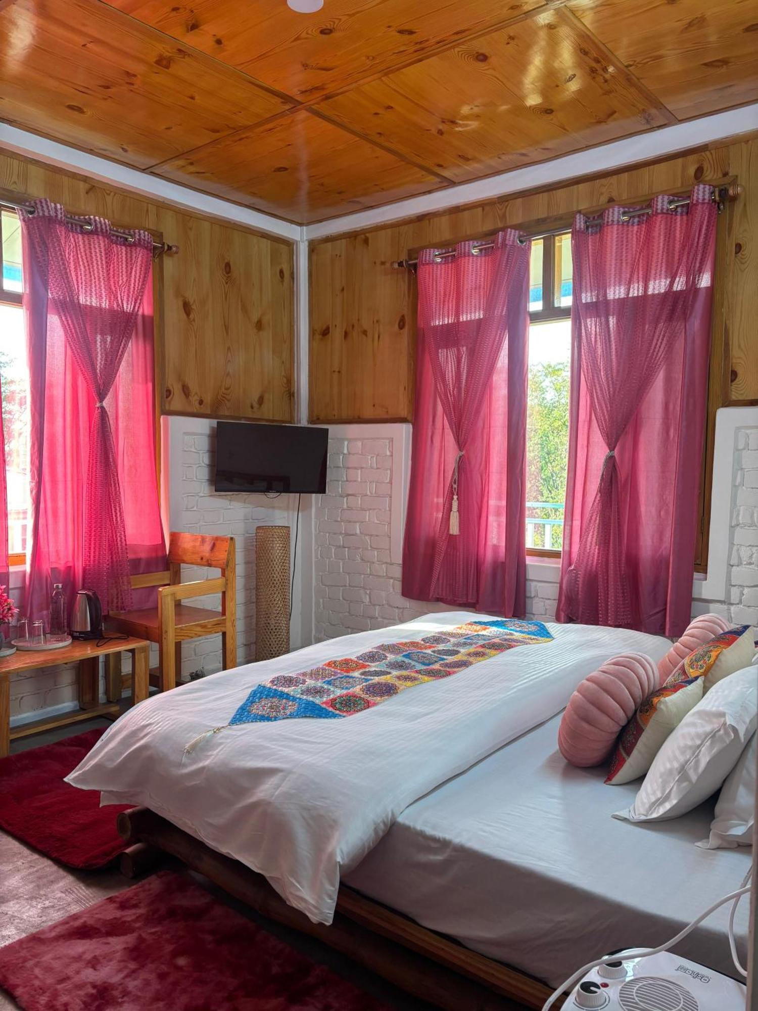 Hotel The Hood Bīr Zewnętrze zdjęcie